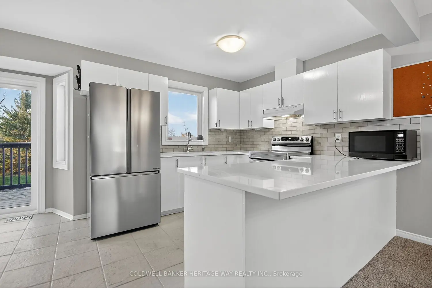 160 Patterson Crescent photo 3