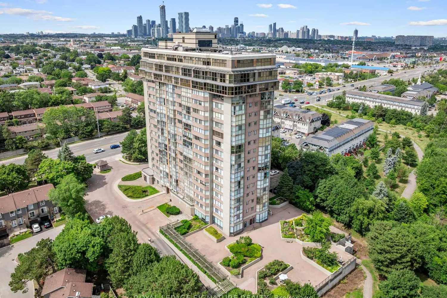 Additional image 15 of 880 Dundas Street Lph4