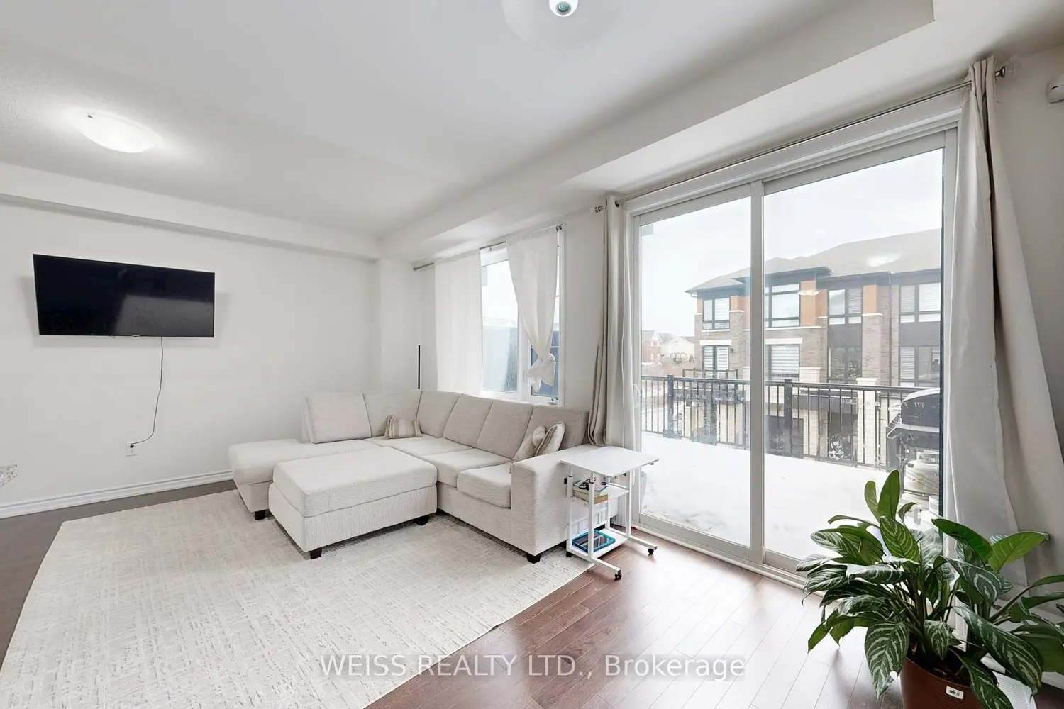 Additional image 4 of 6729 Thickson Road