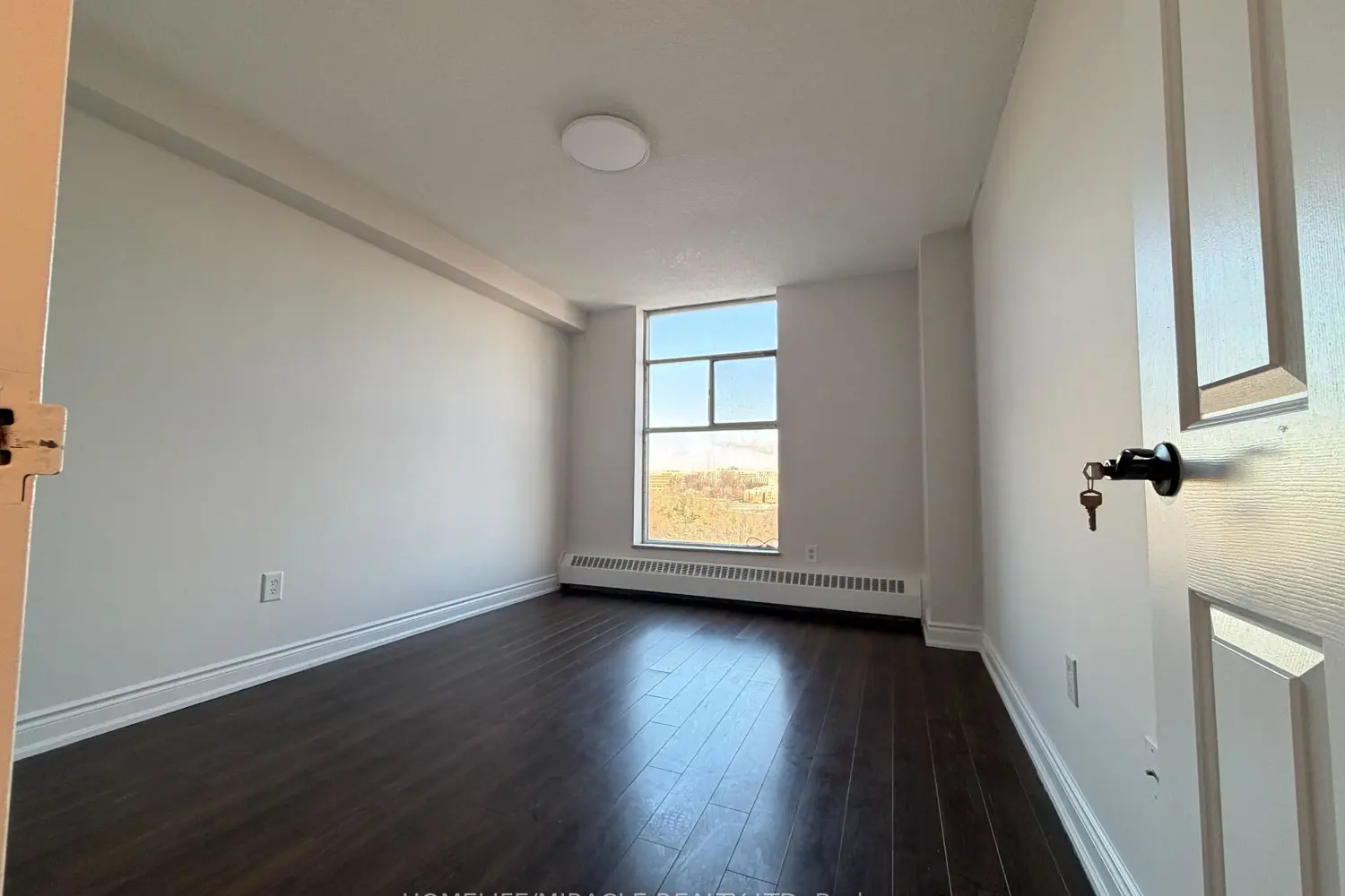 Additional image 15 of 335 Driftwood Avenue 909