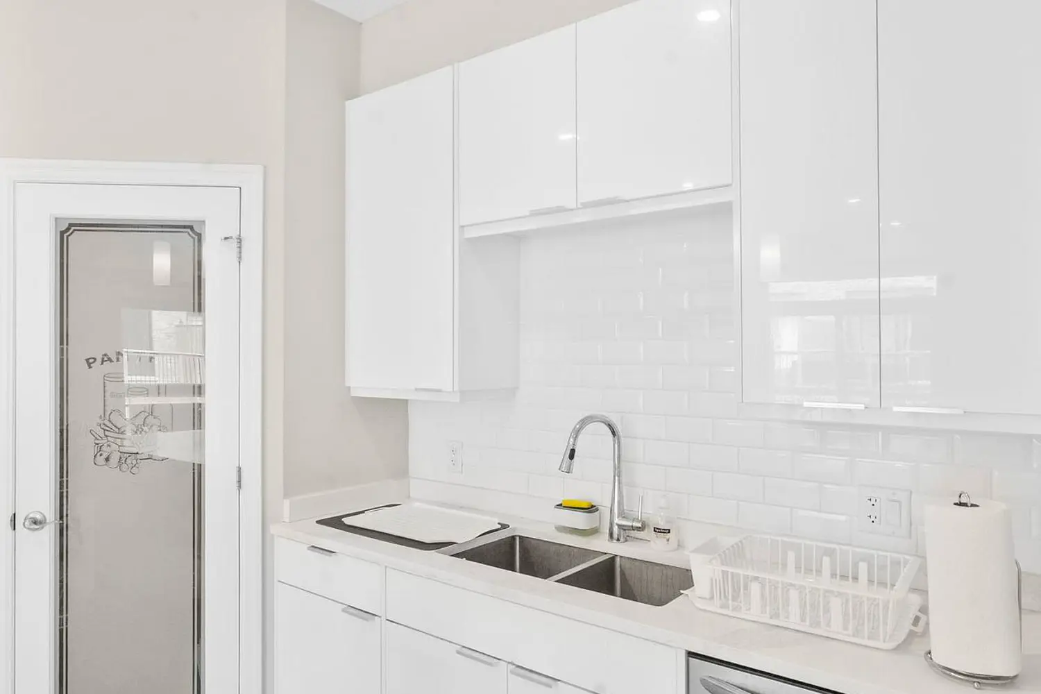 Additional image 8 of 811 Sarnia Road 56