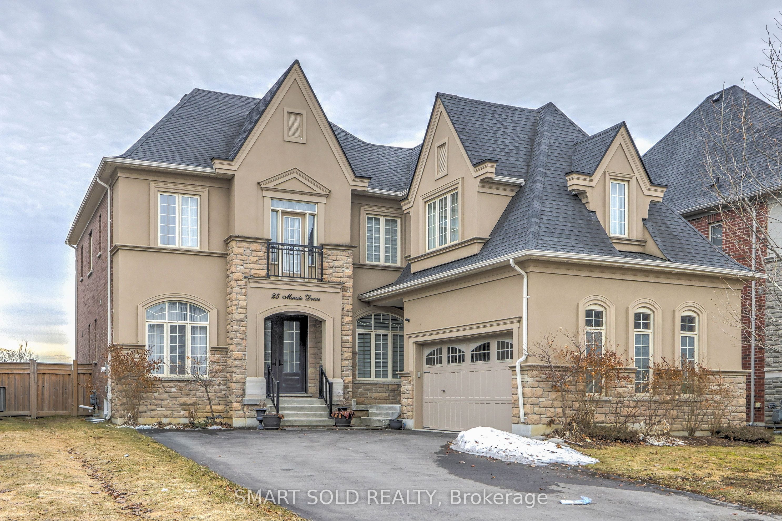 25 Munsie Drive, King, ON, L7B 0N8