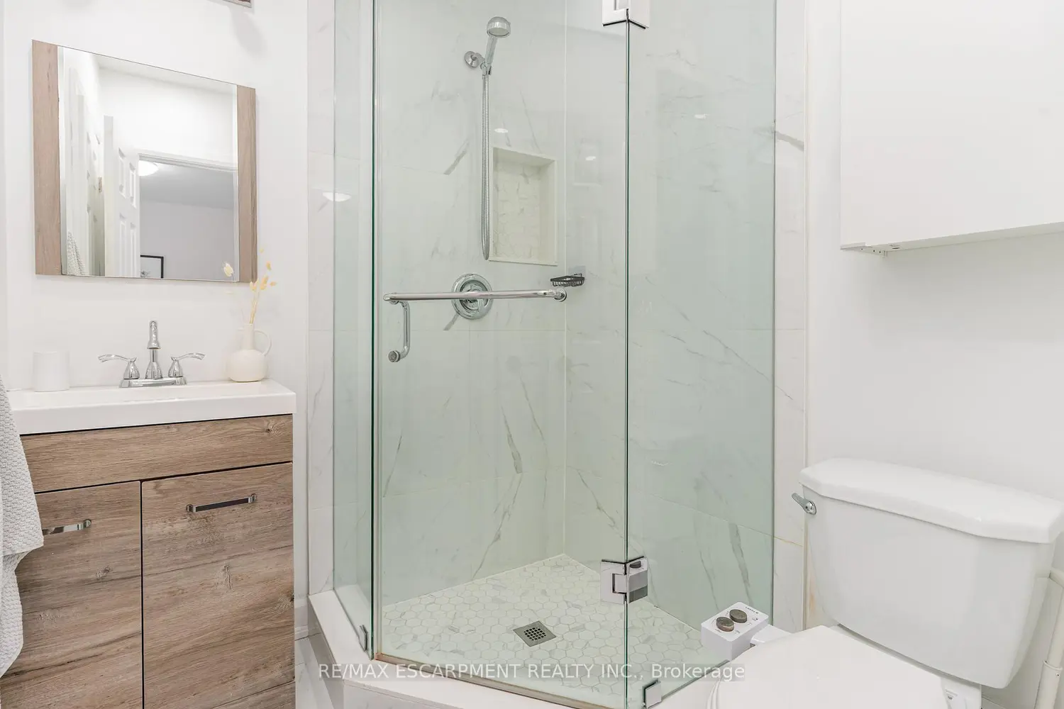 Additional image 9 of 4 Robins Avenue