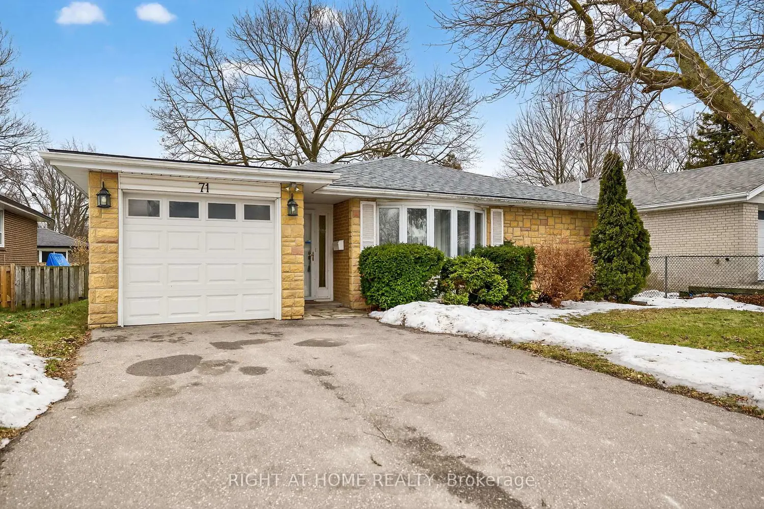 71 Banmoor Boulevard