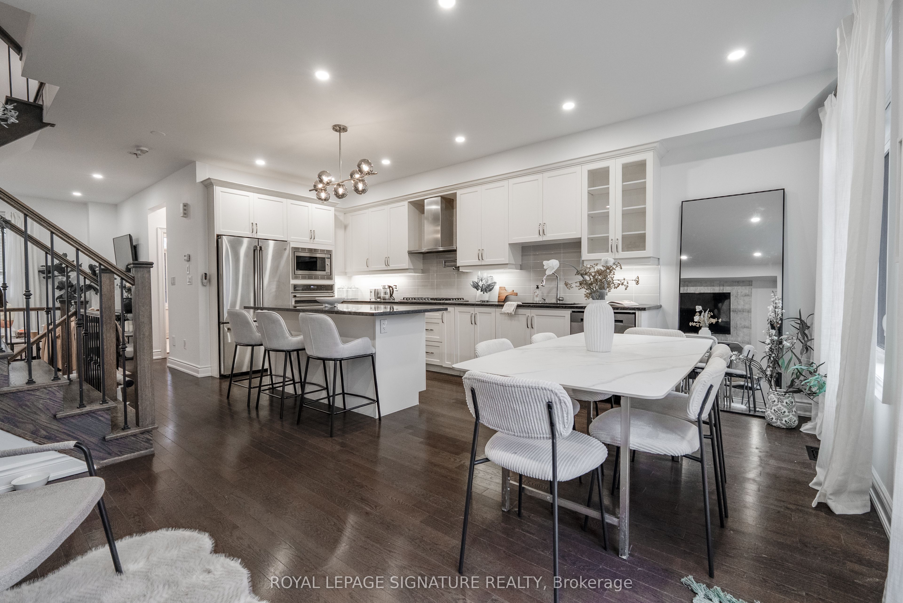 14 Queen Mary Court, Vaughan, ON, L4L 0H9