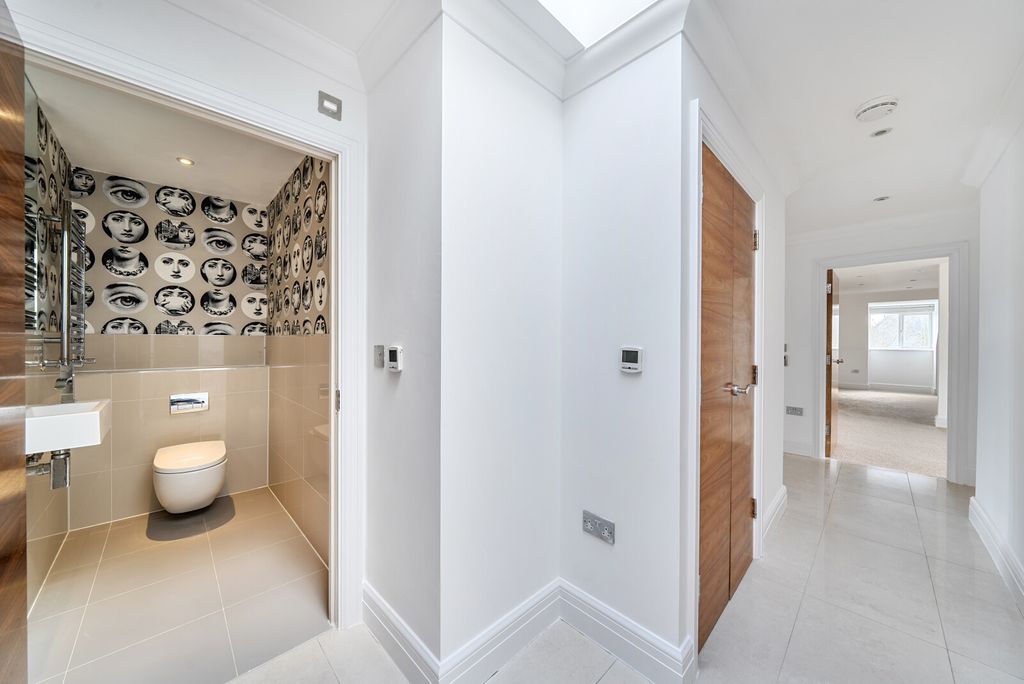 Additional image 8 of 3 bed flat for saleGower Road, Weybridge KT13