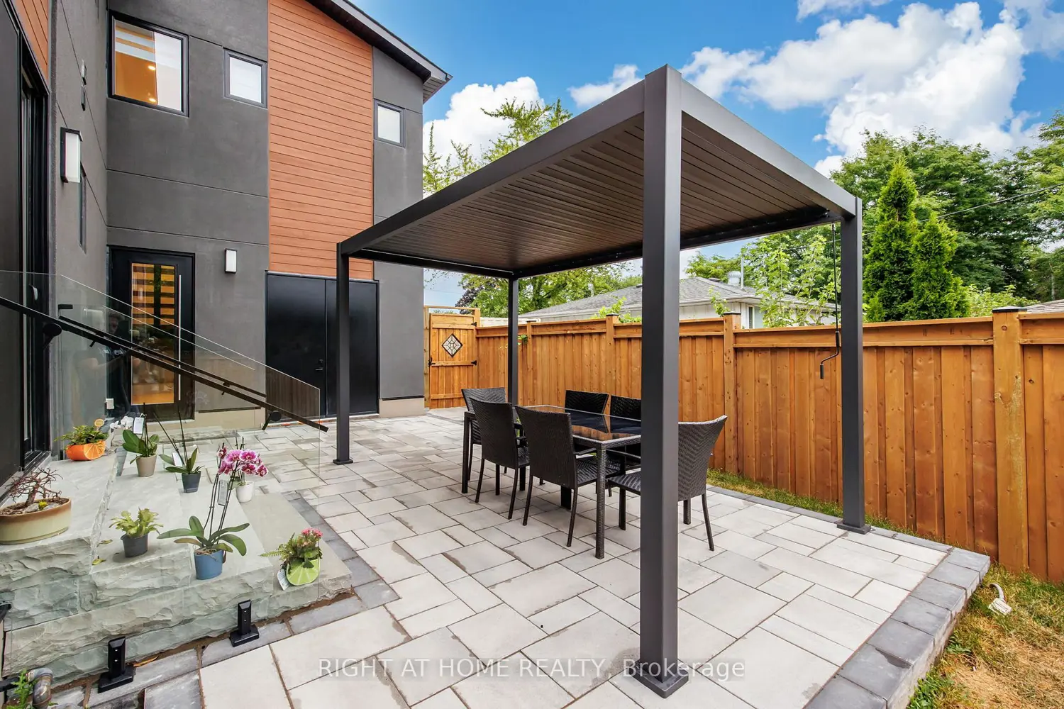 Additional image 18 of 584 Walkers Line