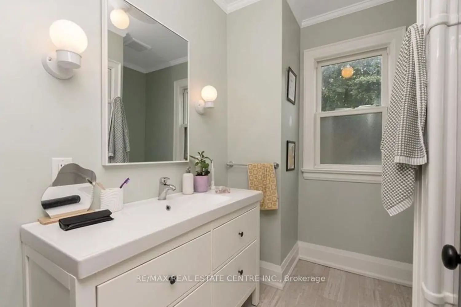 Additional image 15 of 14 Young Street