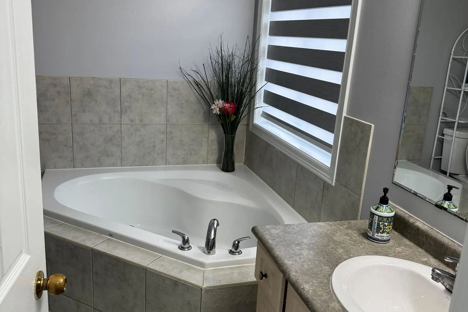 Additional image 7 of 8 Bayridge Drive