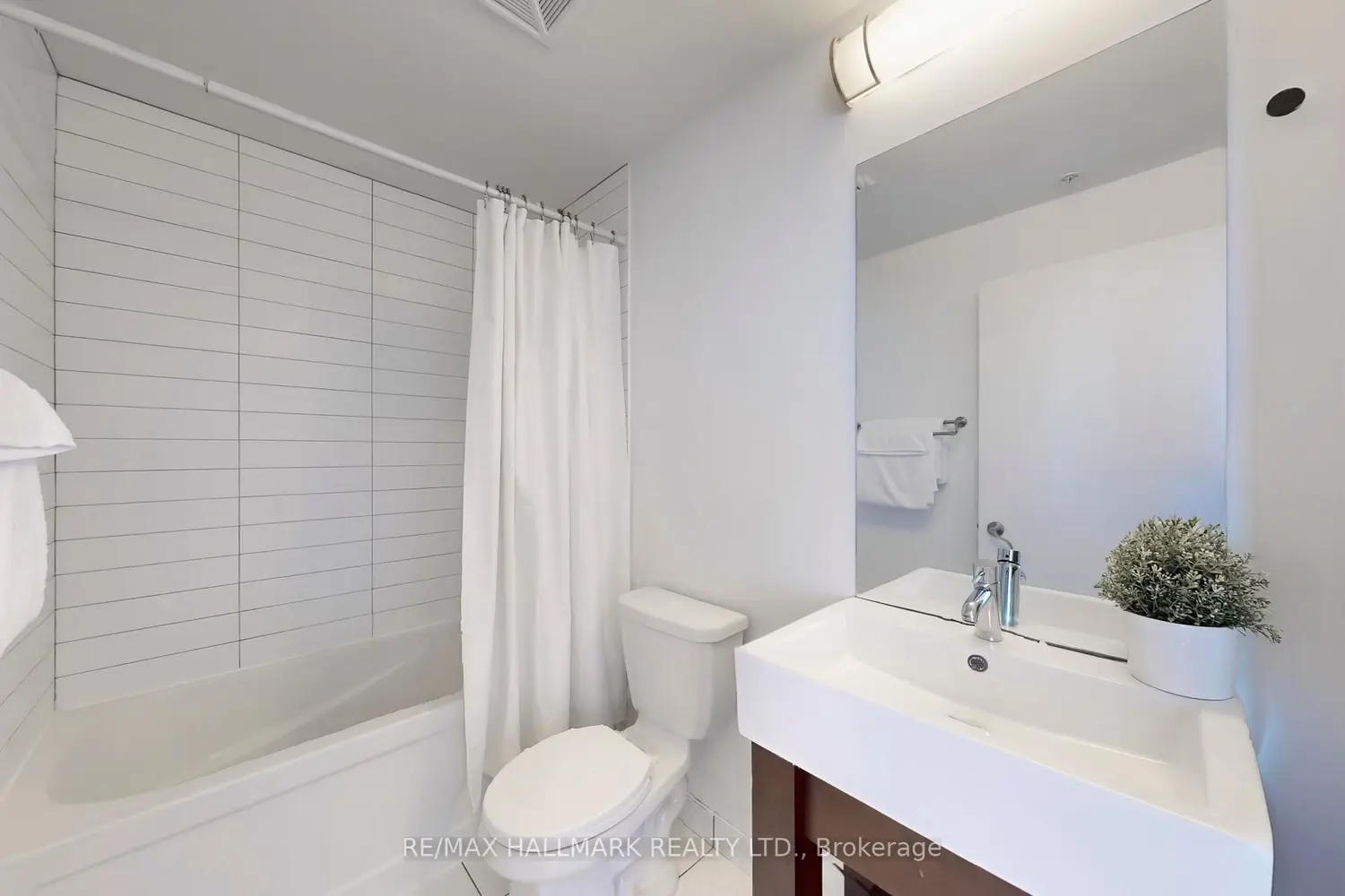Additional image 8 of 840 Queen's Plate Drive 1207