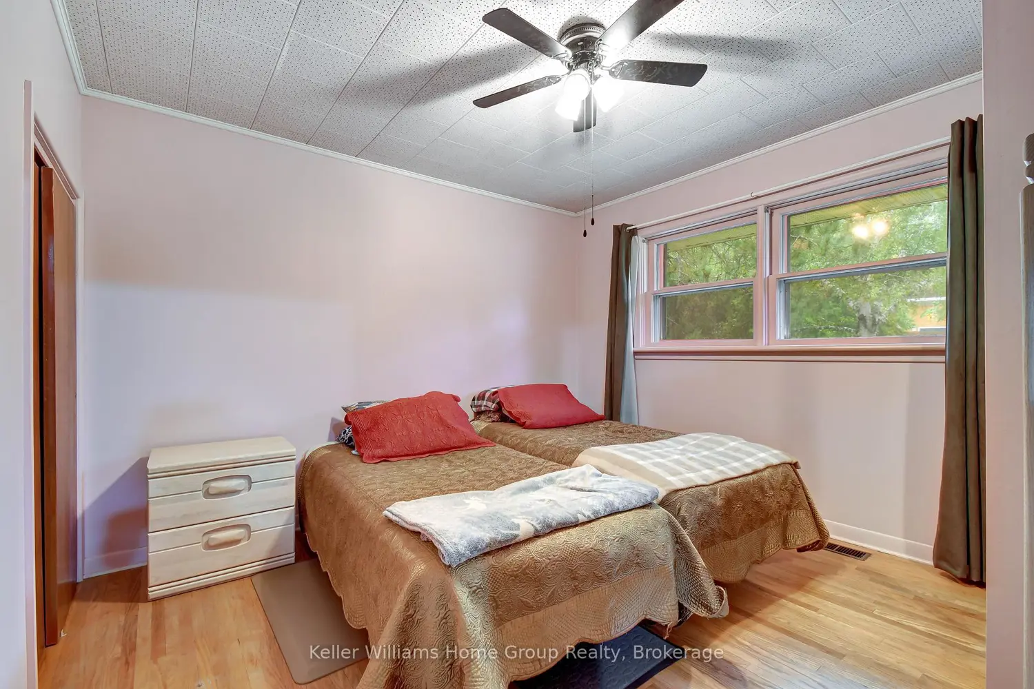 Additional image 8 of 2 Easton Avenue