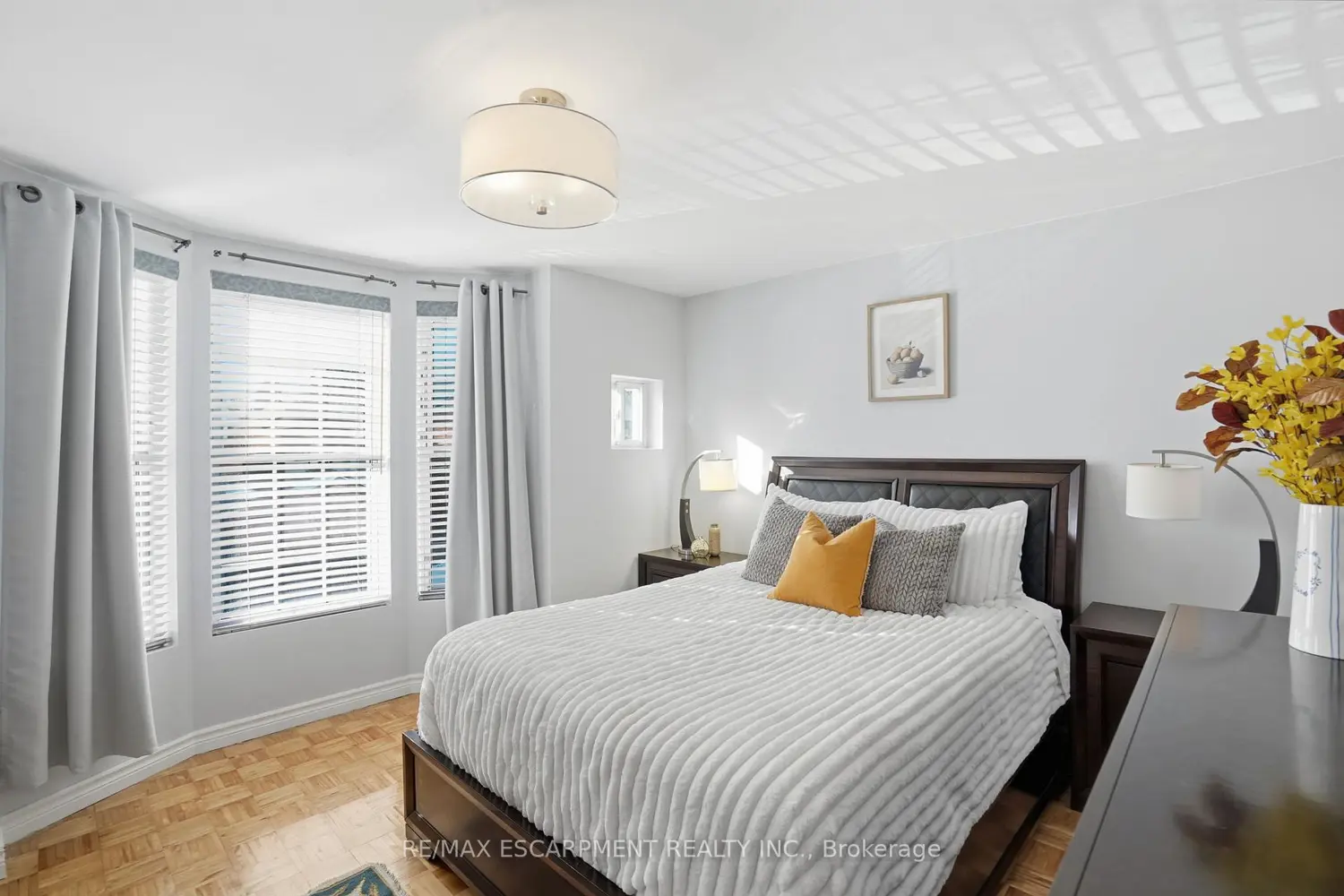 Additional image 13 of 81 Simcoe Street