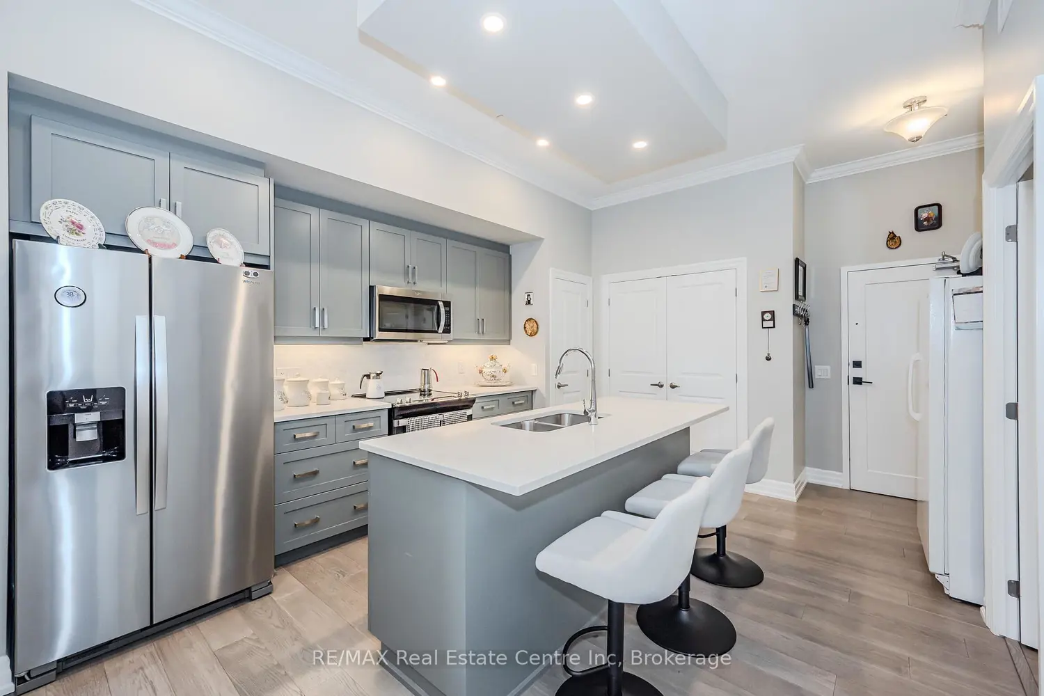 Additional image 2 of 1880 Gordon Street 104