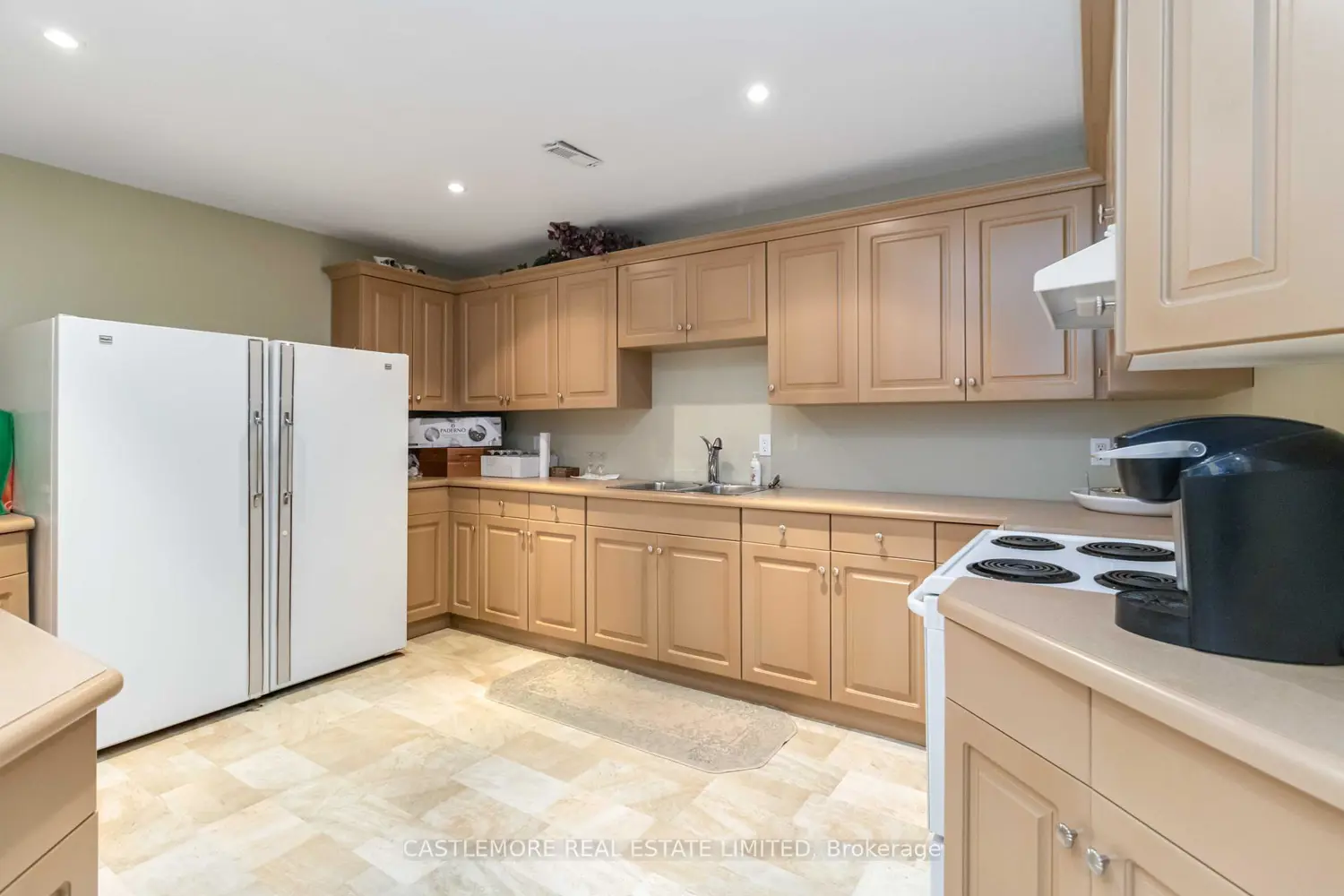 Additional image 17 of 2444 Hensall Street