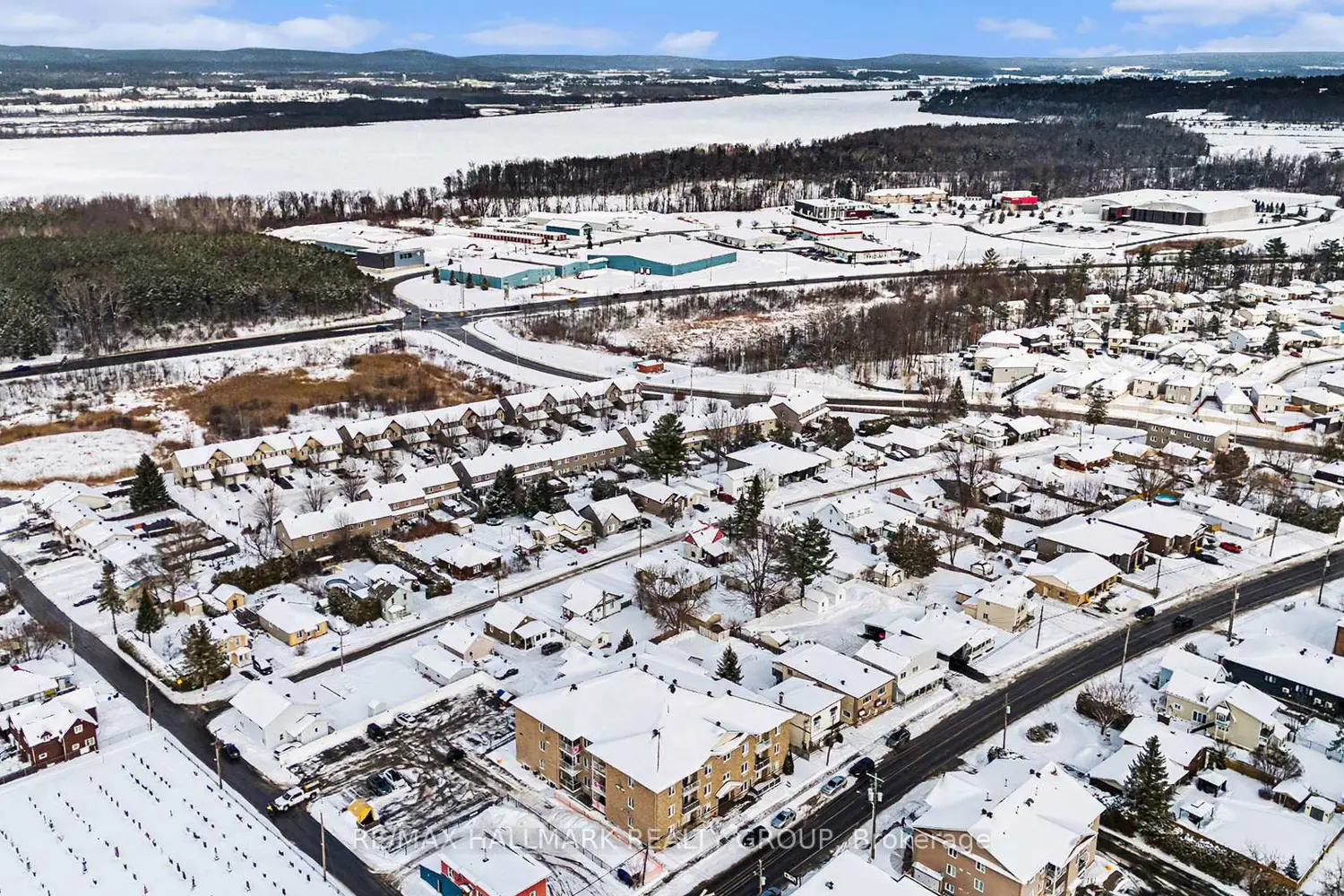 Additional image 19 of 1026 Laurier Street 208