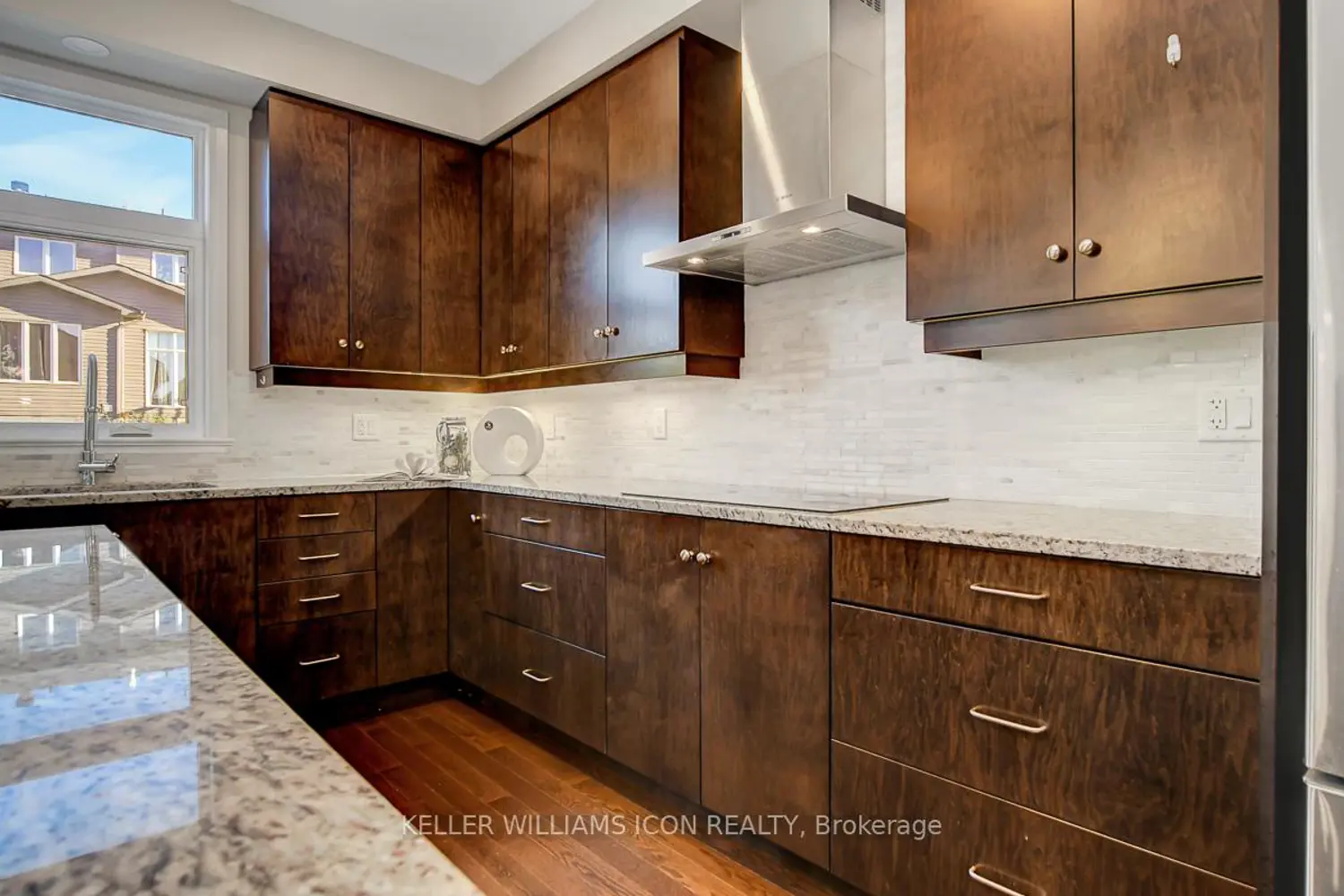 Additional image 8 of 611 Gabriola Way