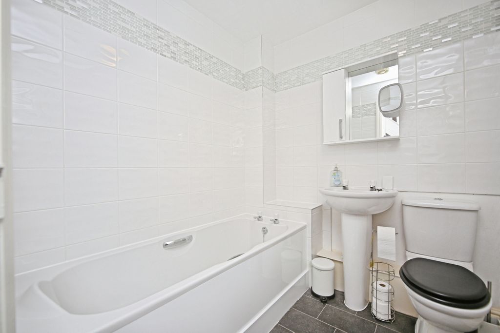 Additional image 14 of 4 bed end terrace house for saleElm Drive, Birmingham B31