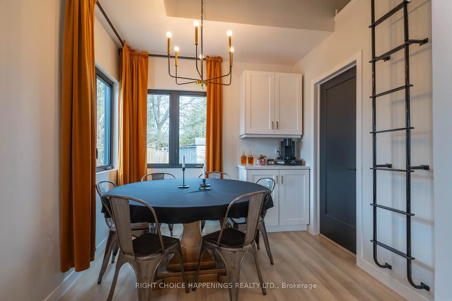1368 Lorraine Road photo 4