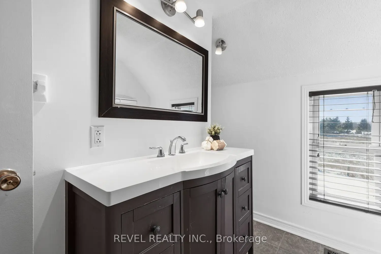 Additional image 12 of 2426 County Road 48