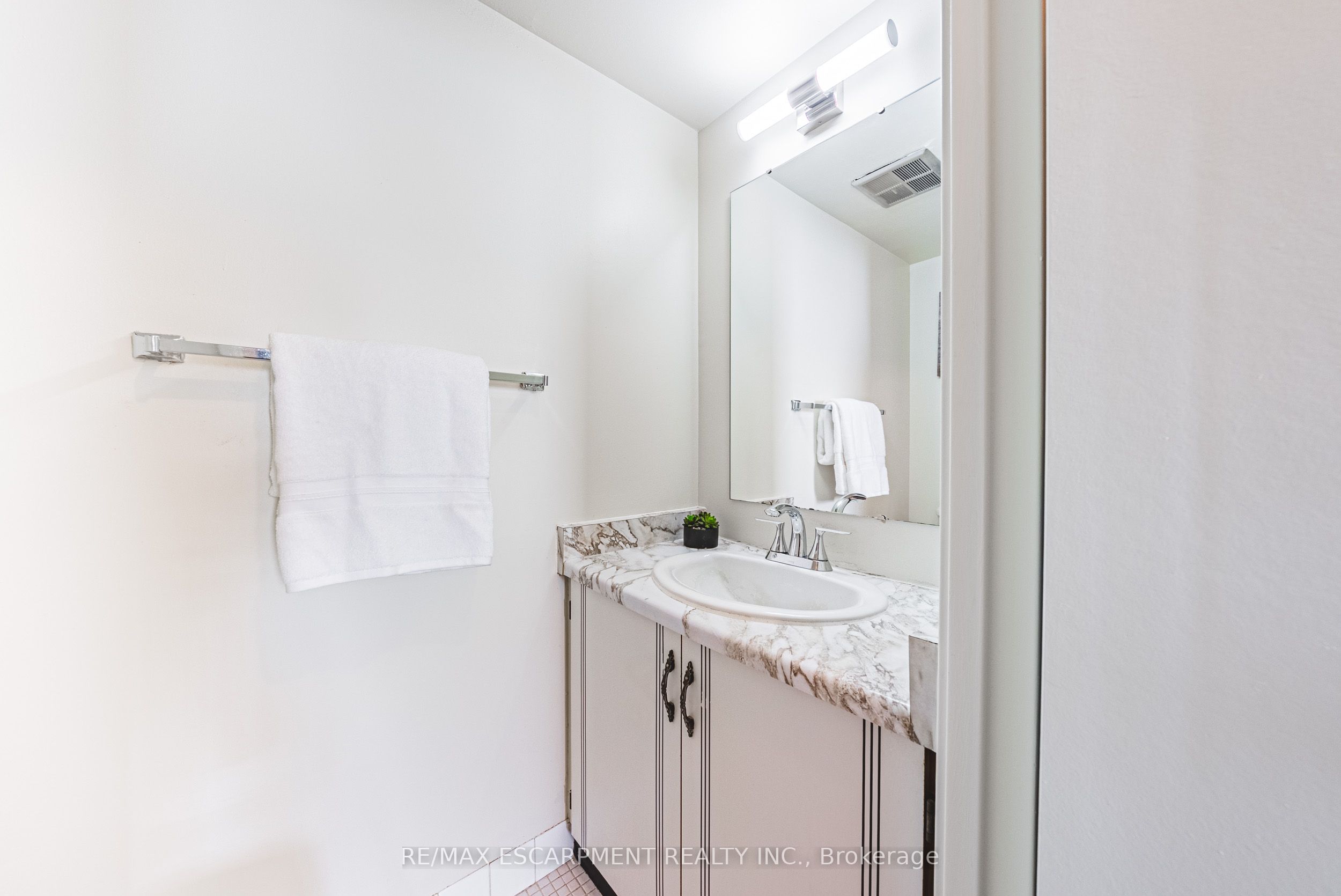 Additional image 4 of 1206-2055 Upper Middle Road, Burlington, ON, L7P 3P4