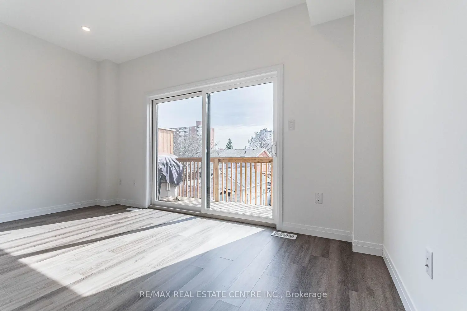 Additional image 4 of 270 Melvin Avenue 33