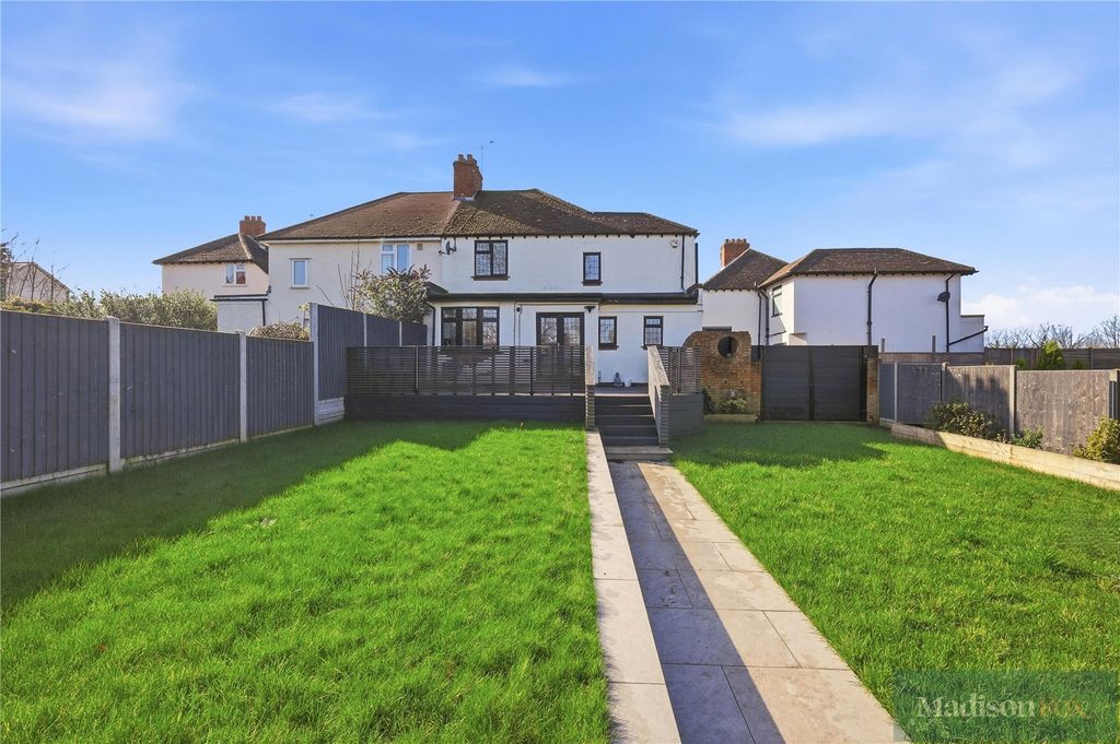 Additional image 28 of 3 bed semi-detached house for saleGravel Close, Chigwell, Essex IG7