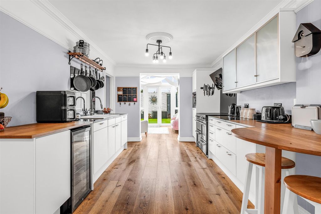 Additional image 3 of 3 bed semi-detached house for saleNorth Road, Hertford SG14