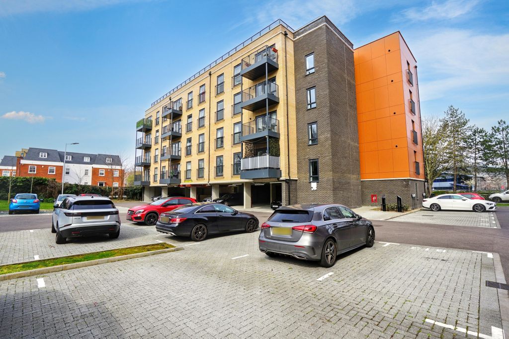1 bed flat for salePippin Court, St. Marys Road, Greenhithe, Kent DA9