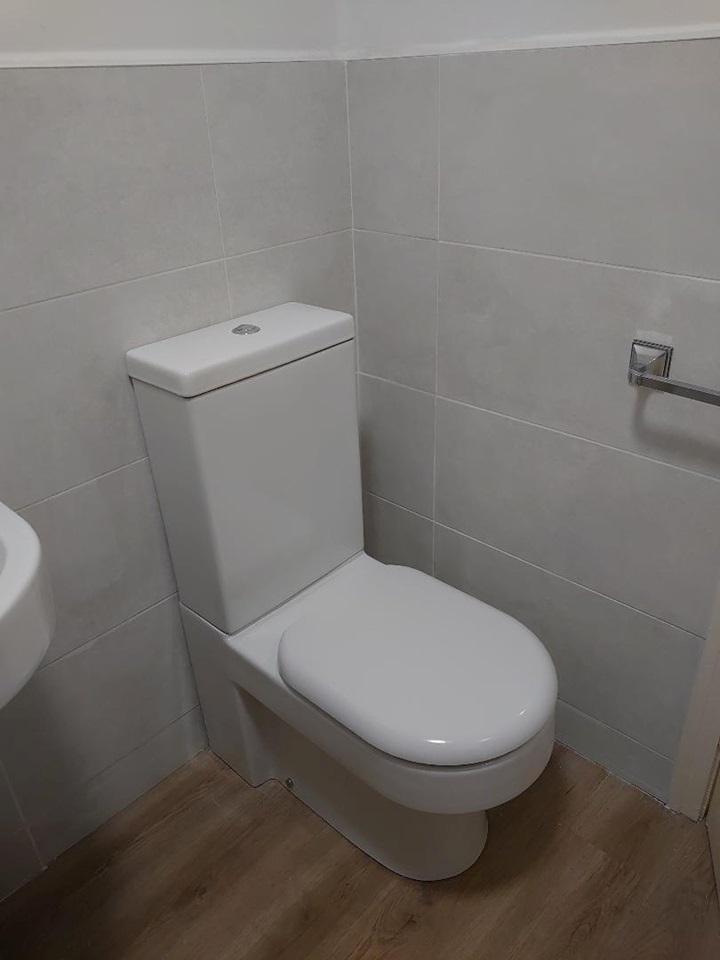 Additional image 5 of 2 Bed Flat, Alwoodley, LS17, N1 7GU