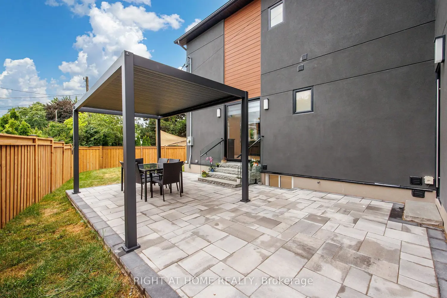 Additional image 16 of 584 Walkers Line