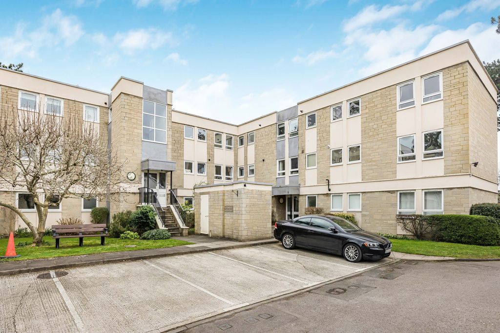 Additional image 12 of 2 bed flat for saleHillcourt Road, Cheltenham GL52