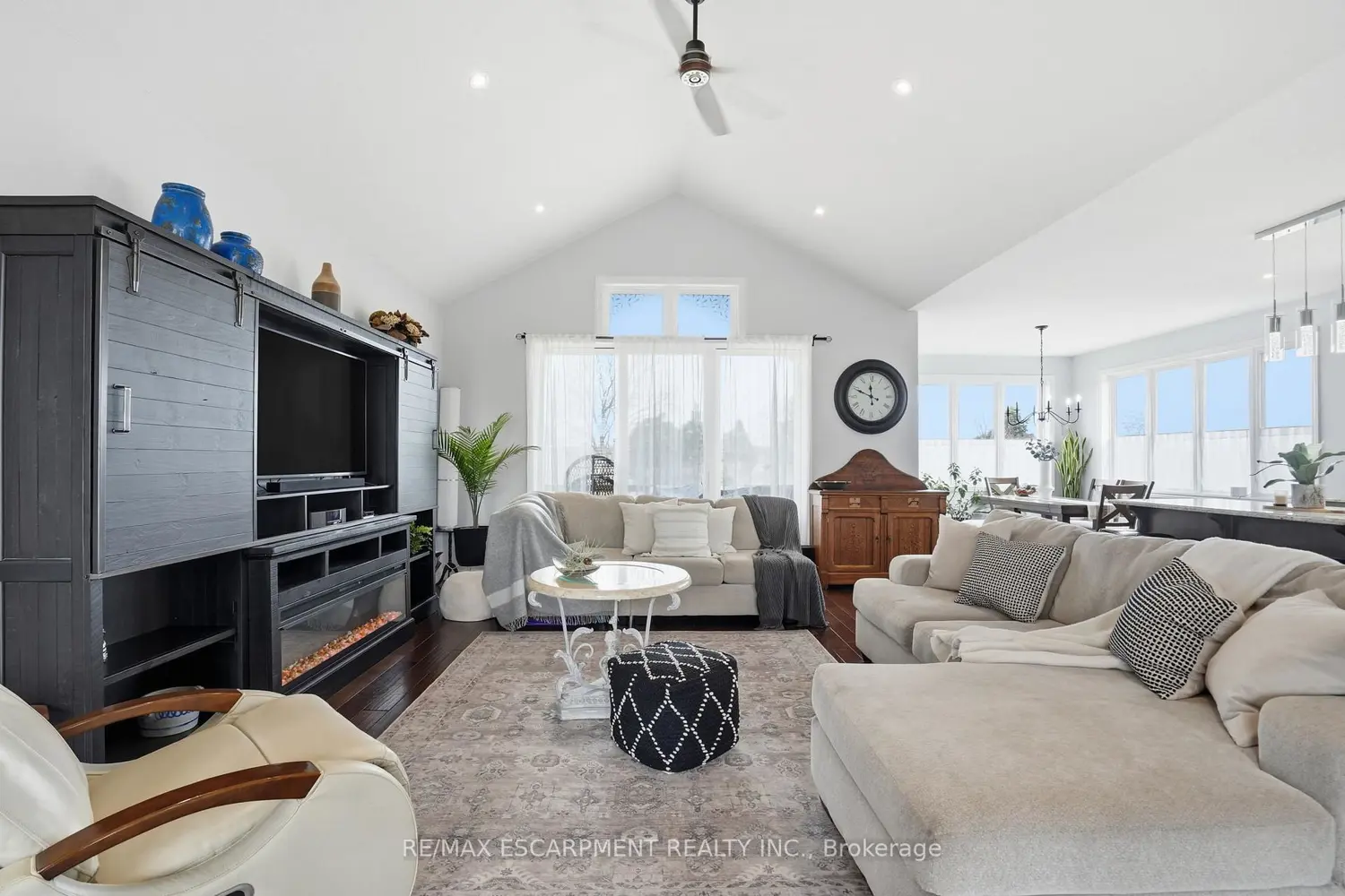 Additional image 3 of 6 Macneil Court