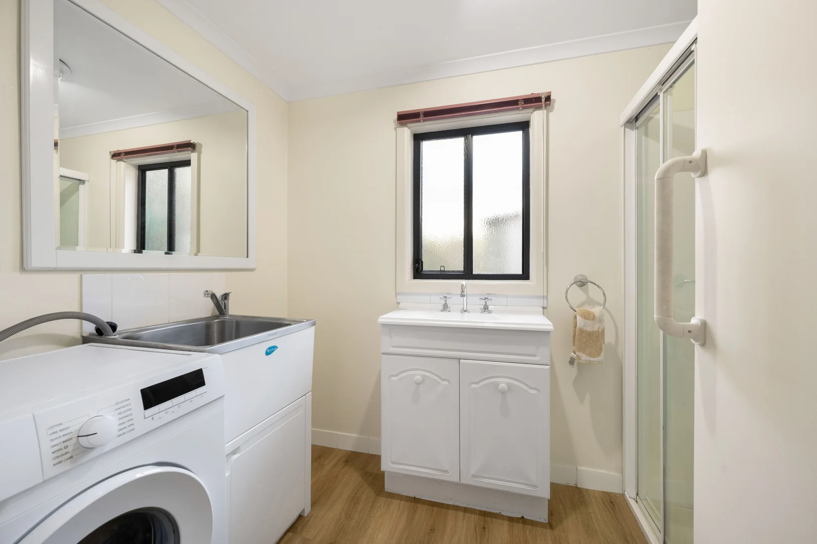 Additional image 17 of 1/14 Cobden Street, Bright VIC 3741