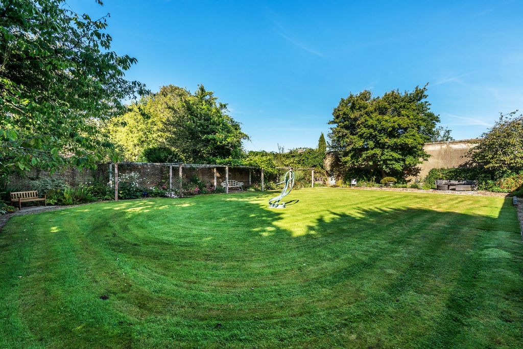 Additional image 81 of Land for saleNear Cranleigh, Surrey GU6