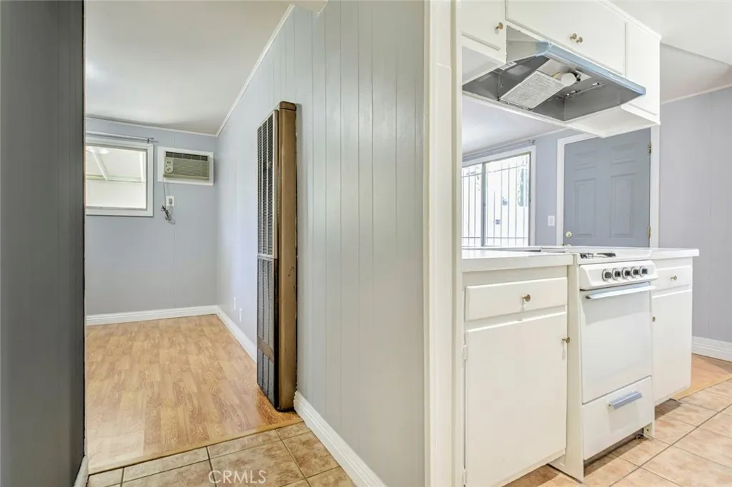 Additional image 119 of 3352 Montrose Ave, La Crescenta, CA 91214