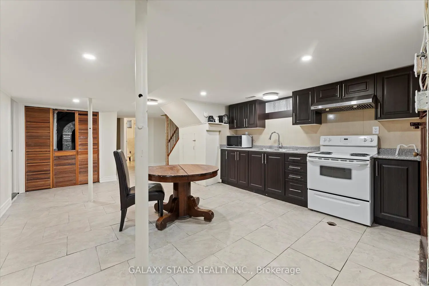 Additional image 15 of 732 Church Street