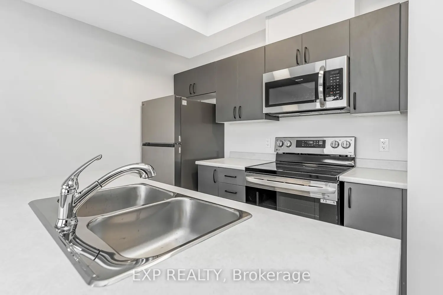 230 Pingwi Place K photo 5