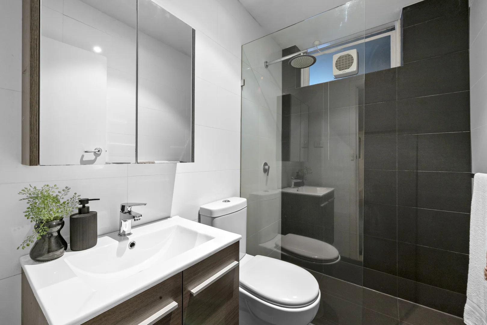 Additional image 6 of 3/6 Inverleith Court, St Kilda VIC 3182