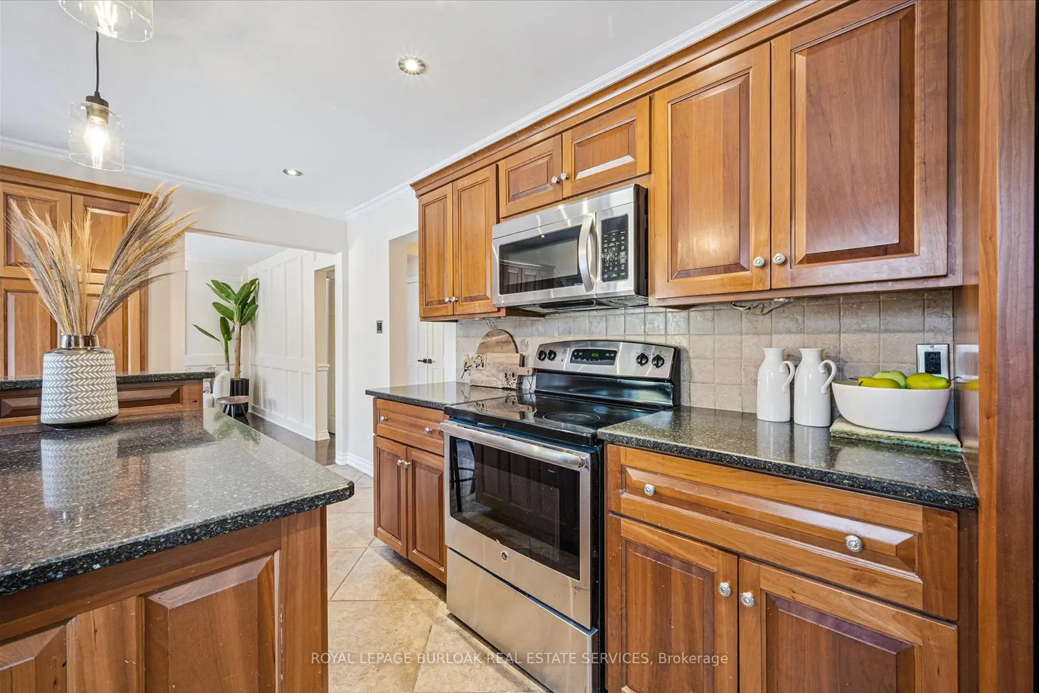 Additional image 7 of 4069 Lakeshore Road