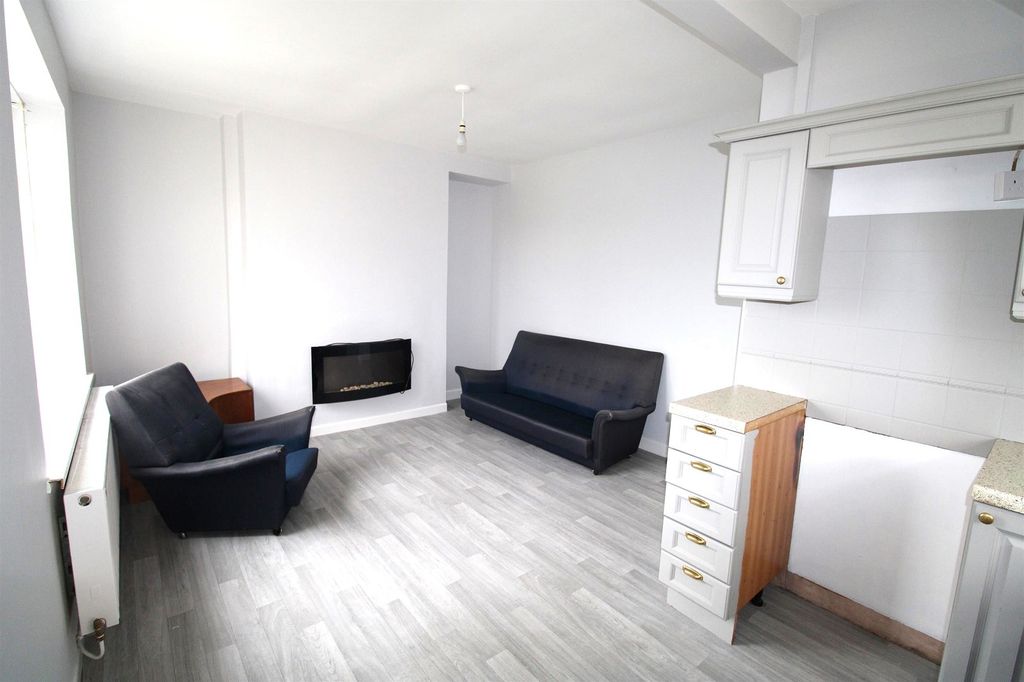 Additional image 9 of 3 bed semi-detached house for saleMount Earl, Bridgend, Bridgend County. CF31