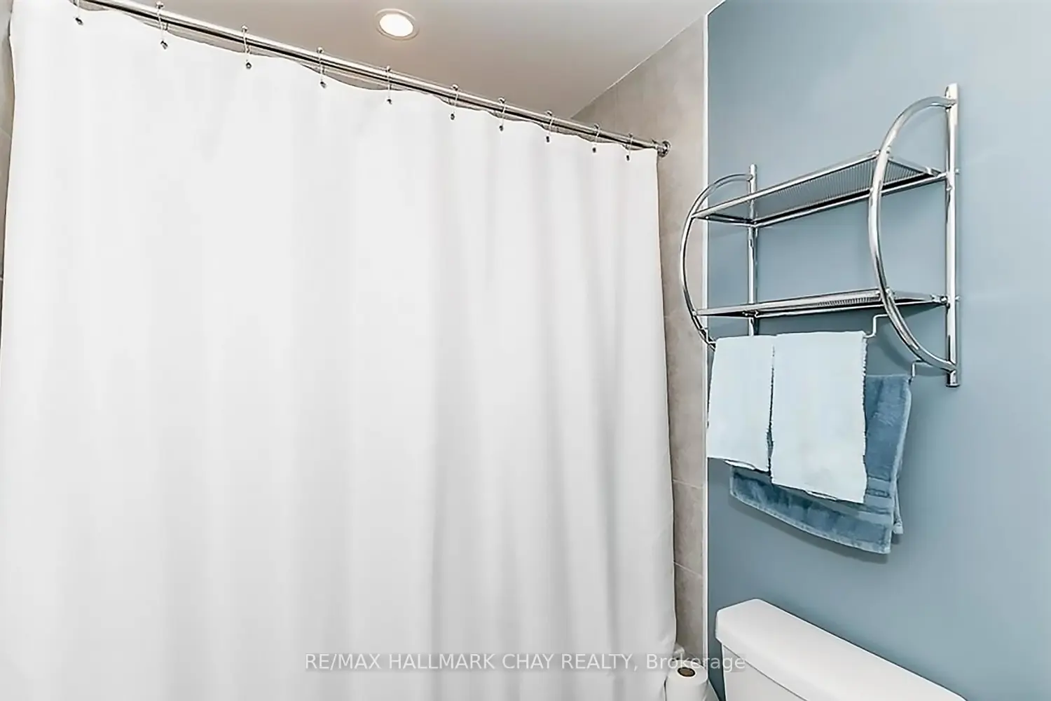 Additional image 8 of 306 Essa Road 302