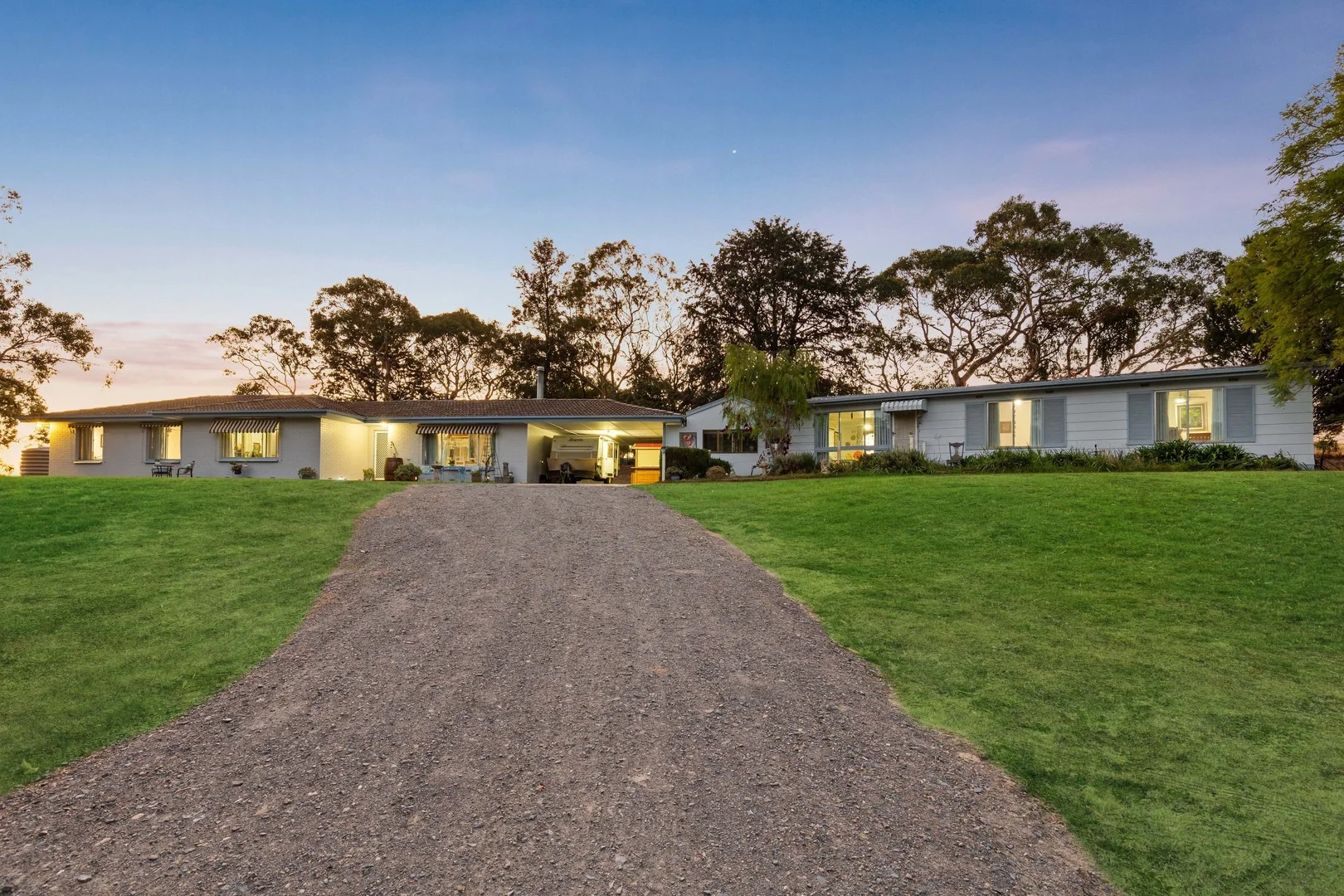 99 Brookmans Road, Blewitt Springs SA 5171