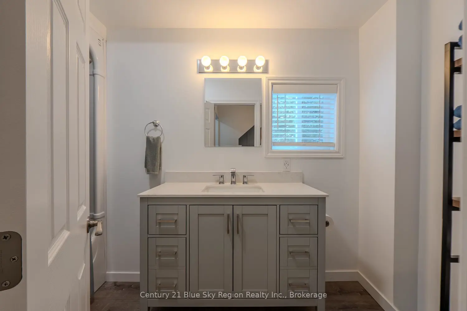 Additional image 16 of 12 Mowat Crescent