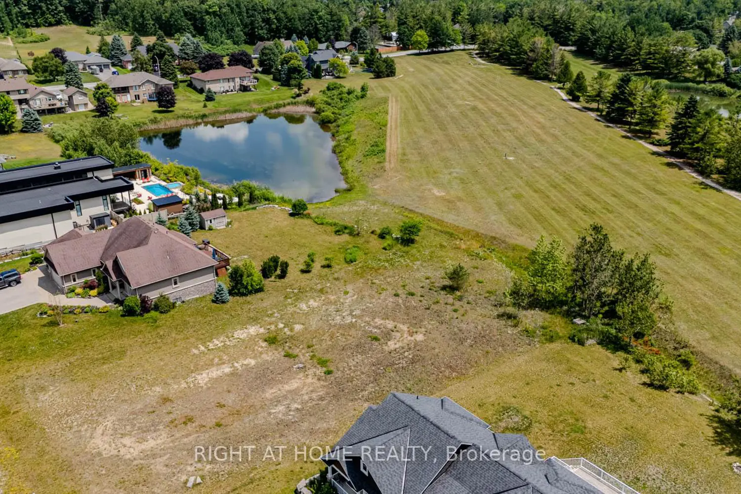 8 Deanna Drive photo 5