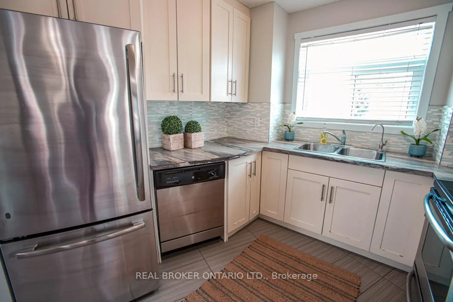 Additional image 8 of 489 East Avenue B