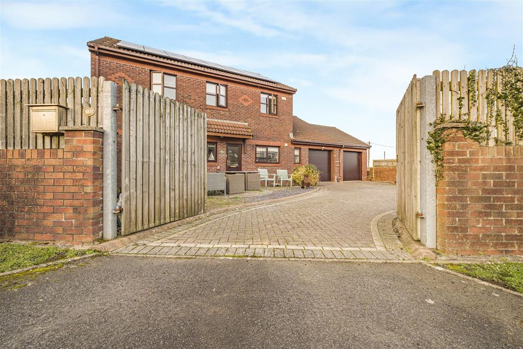 Additional image 4 of 4 bed detached house for saleGreenacres, Penclawdd, Swansea SA4