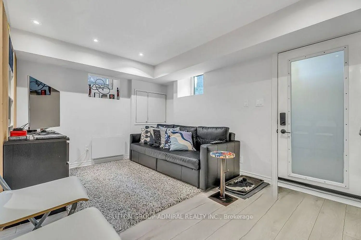 Additional image 18 of 33 Edwin Avenue