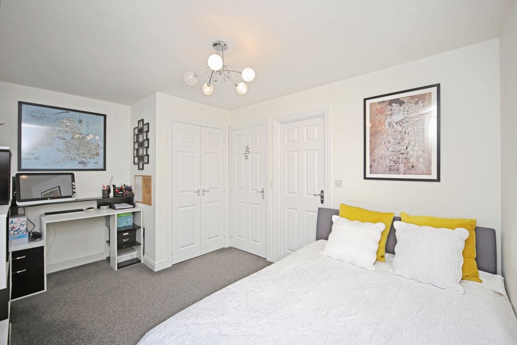 Additional image 18 of 4 bed end terrace house for saleElm Drive, Birmingham B31