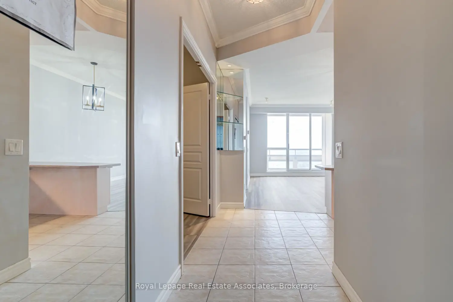 Additional image 3 of 1 Belvedere Court 909