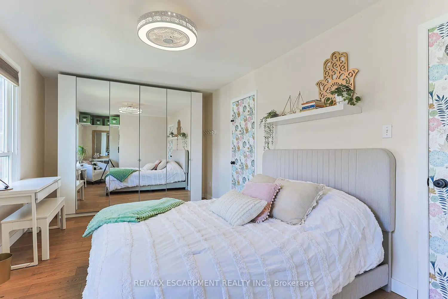 Additional image 9 of 5475 Lakeshore Road 54